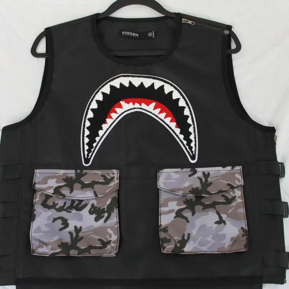 Hudson Outerwear Tactical Vest Limited Edition Shark Mens Small Cargo Pockets